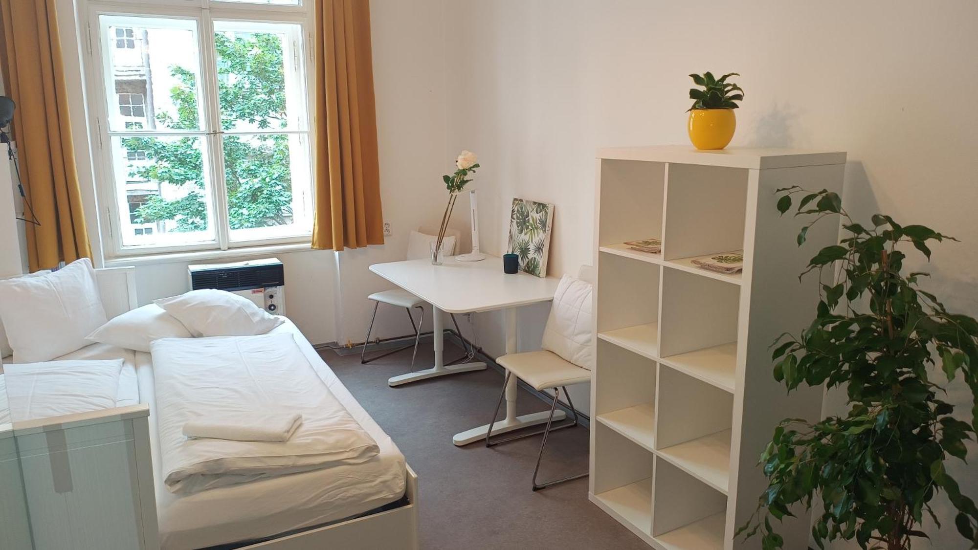 Apartments In Mala Strana - 10 Minutes From Charles Bridge Прага Екстериор снимка