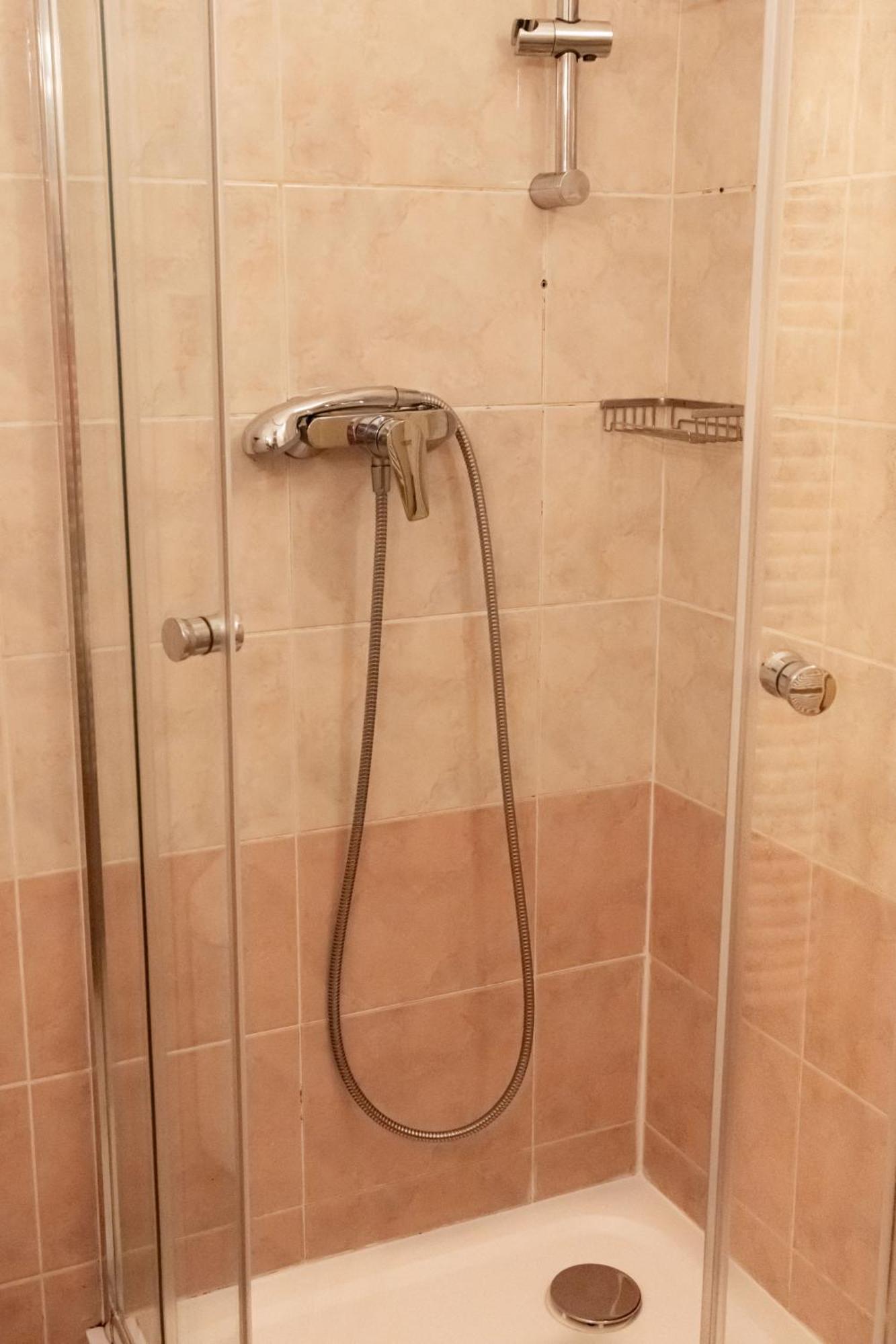 Apartments In Mala Strana - 10 Minutes From Charles Bridge Прага Екстериор снимка