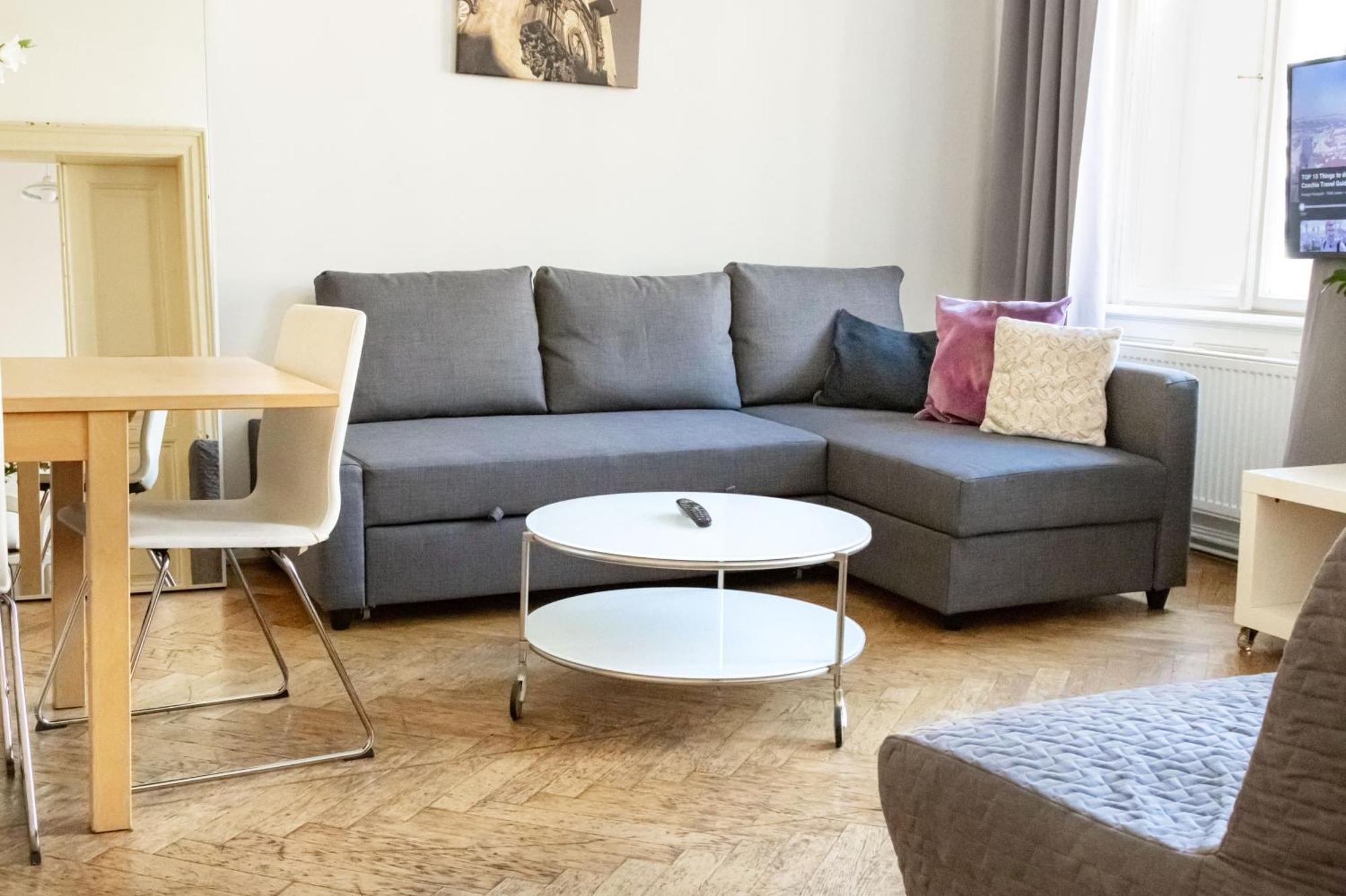 Apartments In Mala Strana - 10 Minutes From Charles Bridge Прага Екстериор снимка