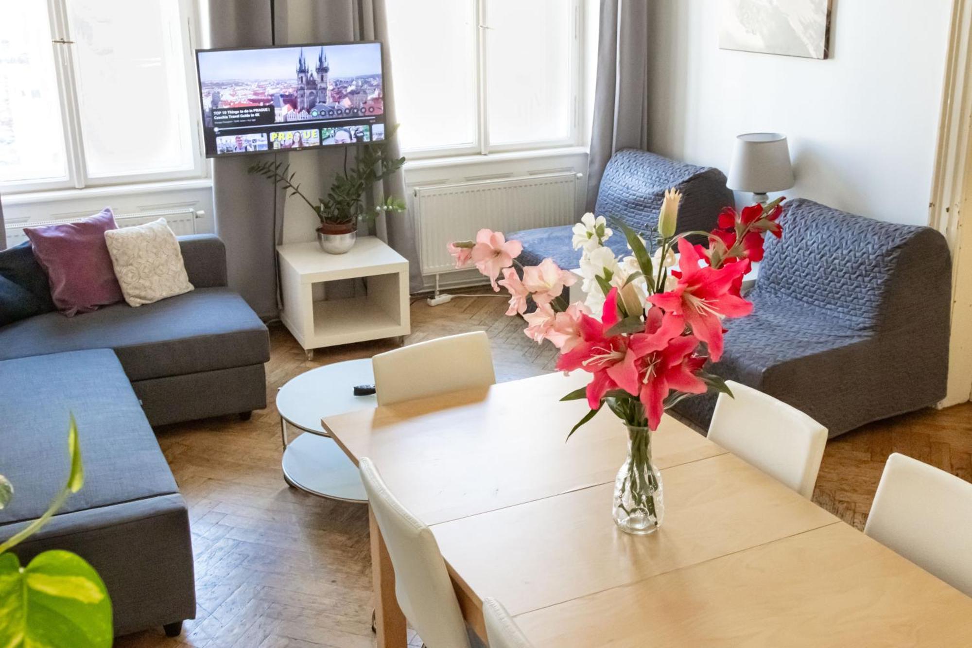 Apartments In Mala Strana - 10 Minutes From Charles Bridge Прага Екстериор снимка