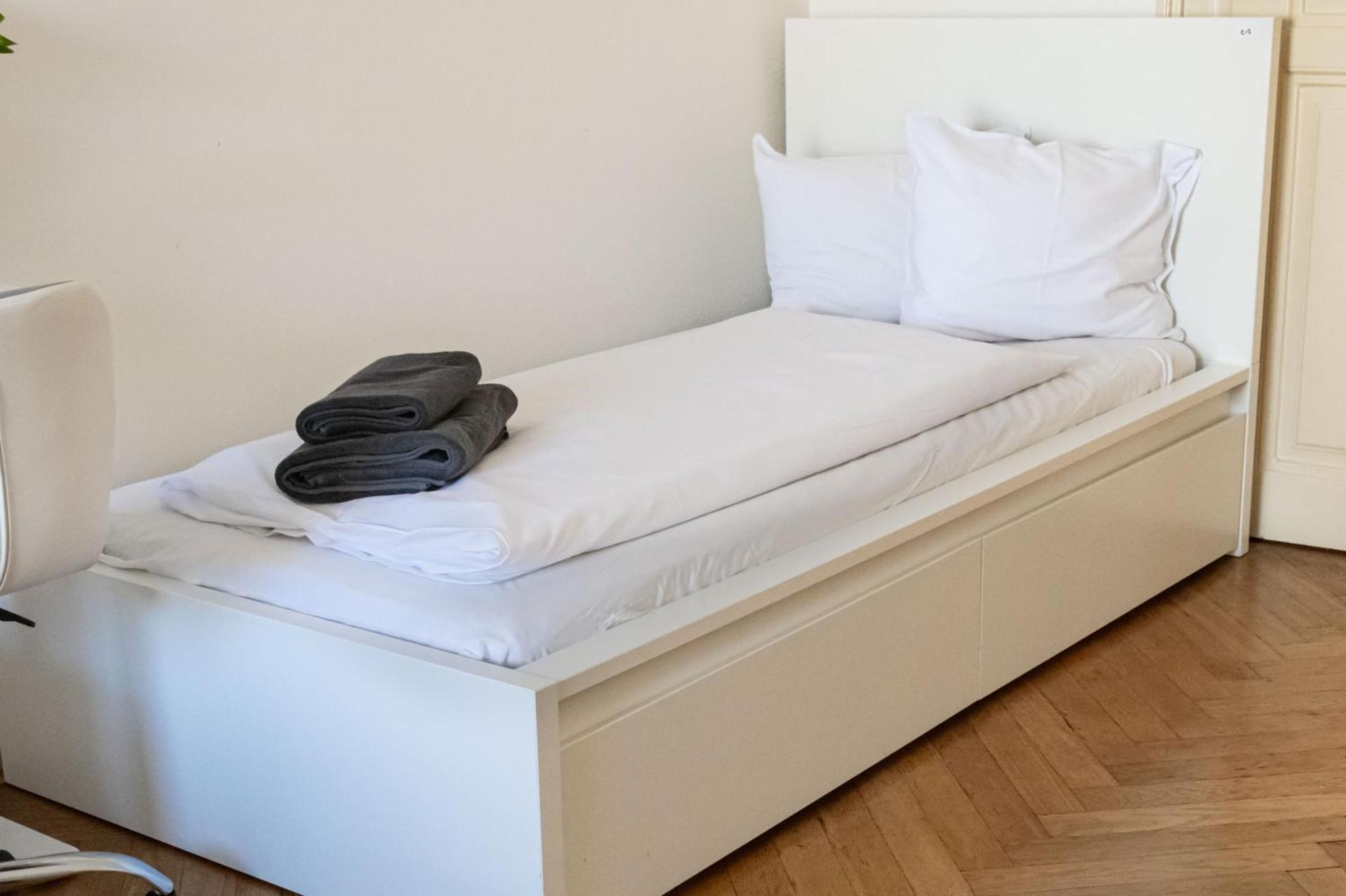 Apartments In Mala Strana - 10 Minutes From Charles Bridge Прага Екстериор снимка