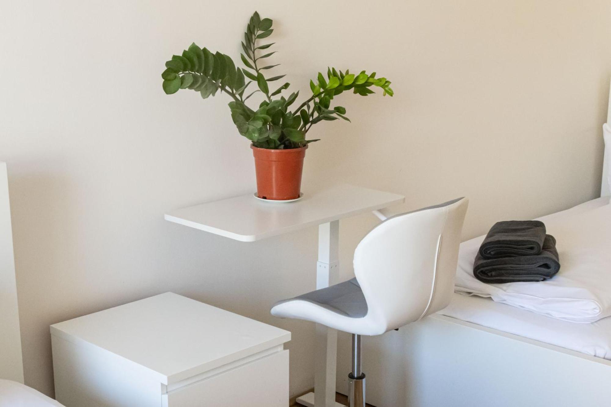 Apartments In Mala Strana - 10 Minutes From Charles Bridge Прага Екстериор снимка