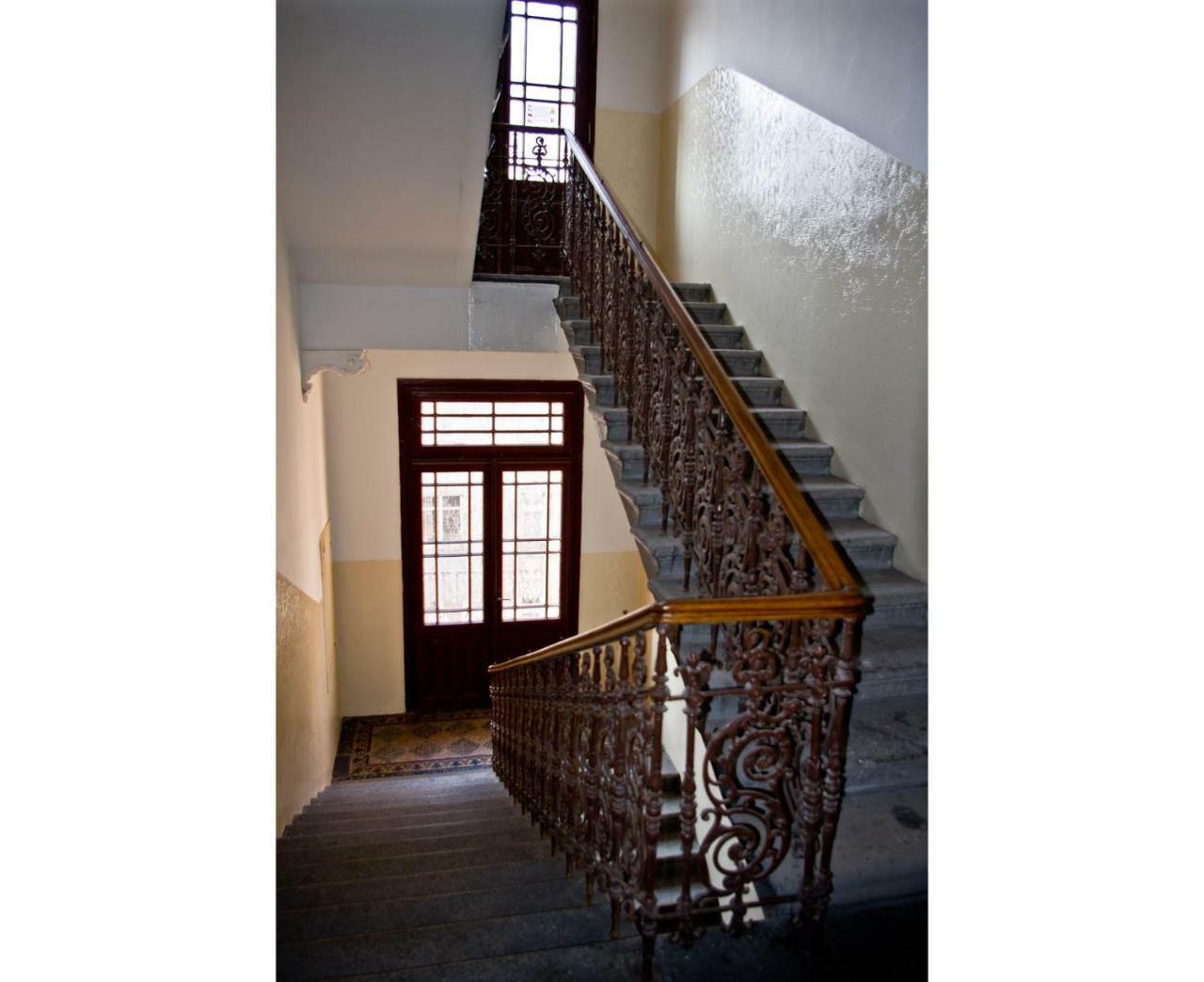 Apartments In Mala Strana - 10 Minutes From Charles Bridge Прага Екстериор снимка