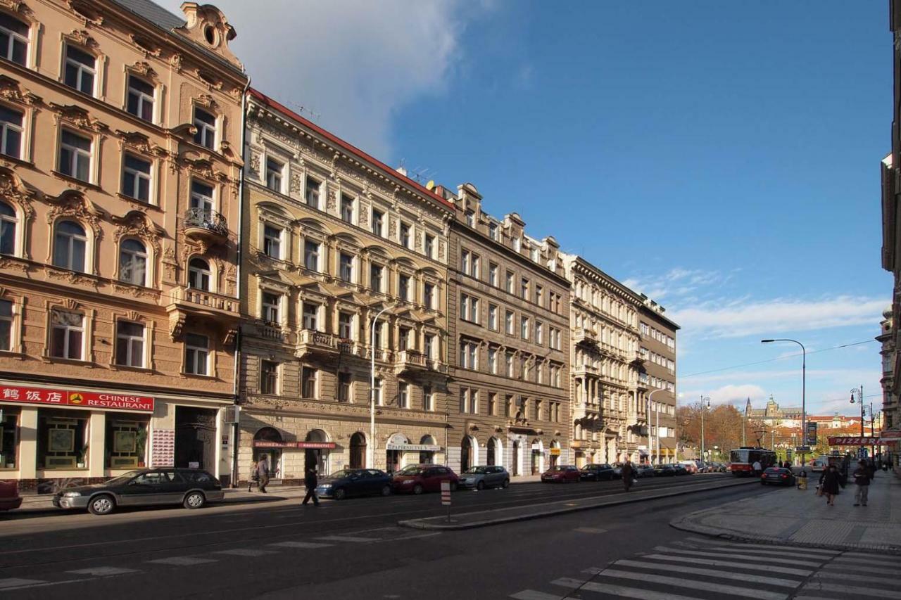 Apartments In Mala Strana - 10 Minutes From Charles Bridge Прага Екстериор снимка
