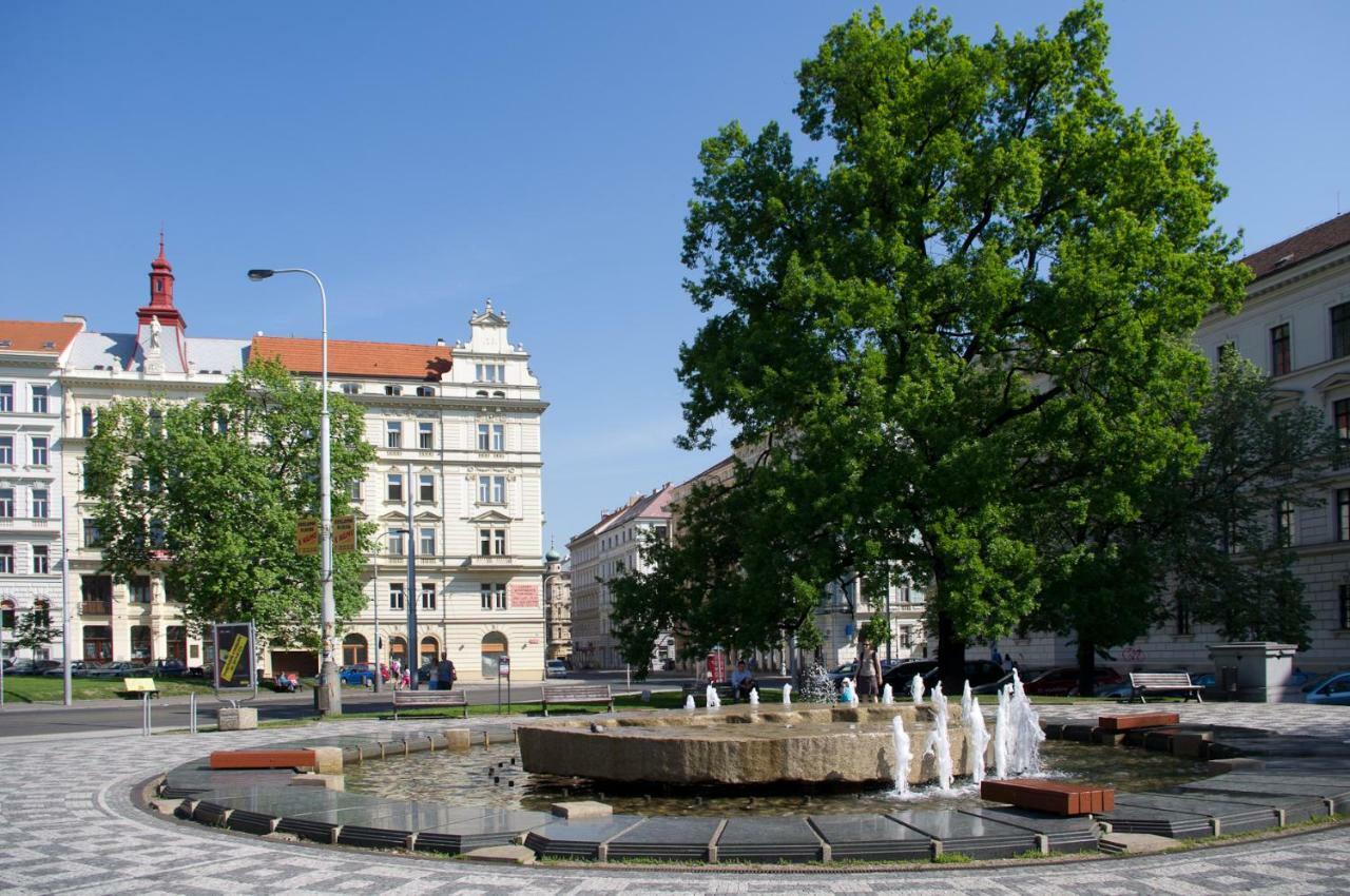 Apartments In Mala Strana - 10 Minutes From Charles Bridge Прага Екстериор снимка