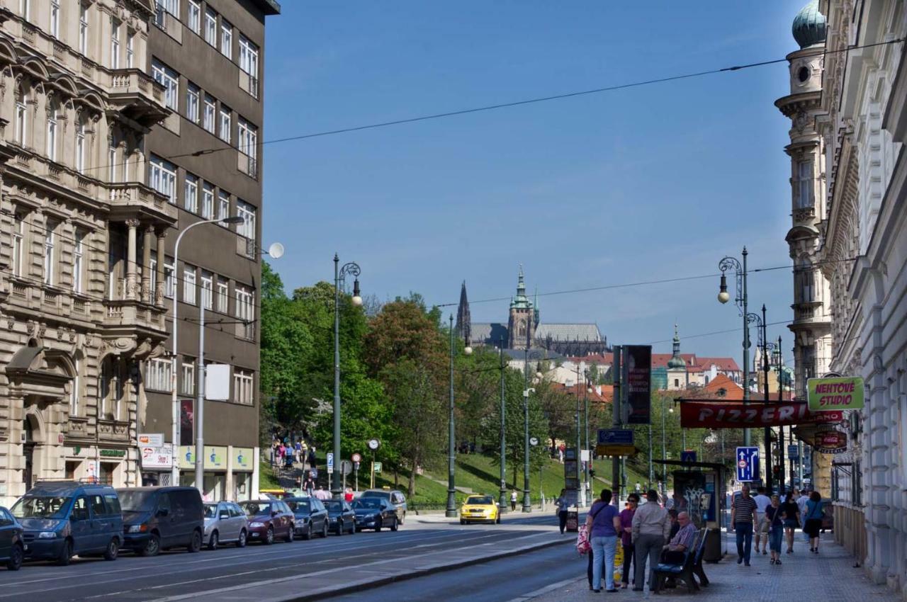 Apartments In Mala Strana - 10 Minutes From Charles Bridge Прага Екстериор снимка