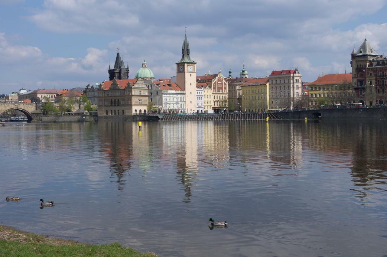 Apartments In Mala Strana - 10 Minutes From Charles Bridge Прага Екстериор снимка