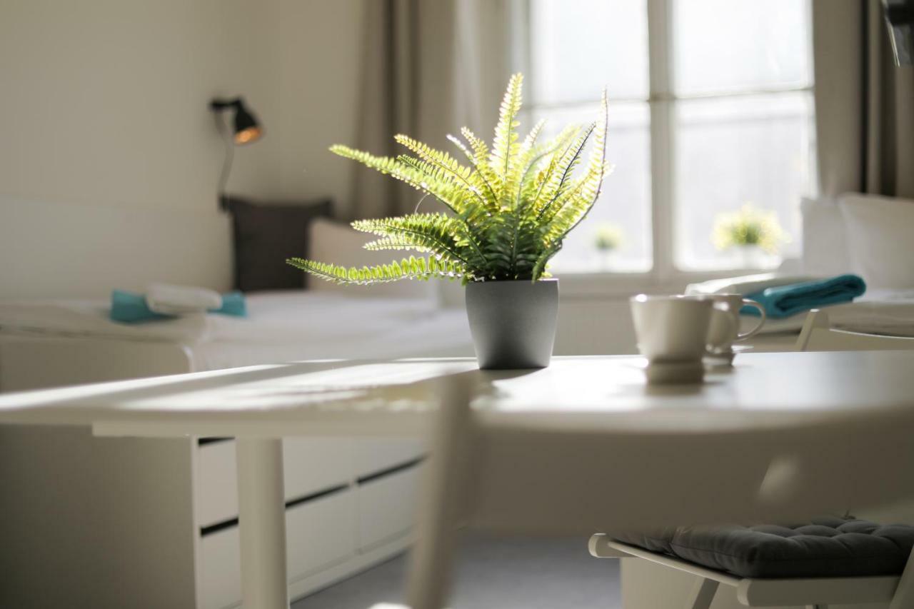 Apartments In Mala Strana - 10 Minutes From Charles Bridge Прага Екстериор снимка
